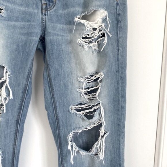 American Eagle Vintage Hi-Rise Distressed Shredded Jeans Button Fly Faded 8 Long - Picture 5 of 14